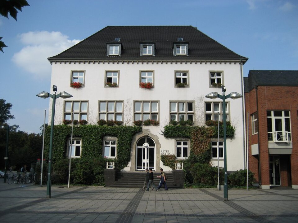 Dach-Fachbetriebe in Grevenbroich: Rathaus