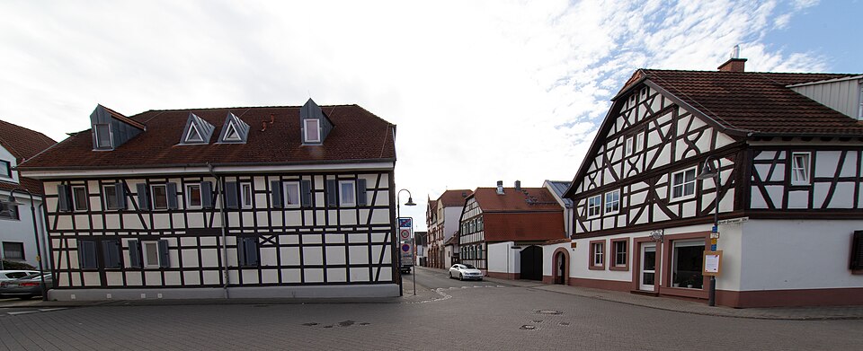 Dach-Fachbetriebe in Griesheim: Stadtansicht – Foto: K-H.Menges Dach-Fachbetriebe in Griesheim: Stadtansicht