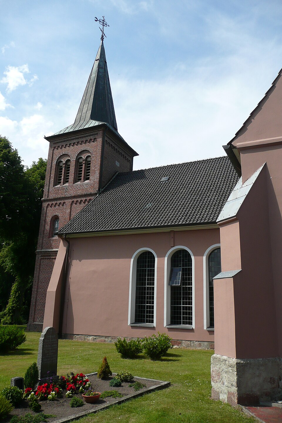 Dach-Fachbetriebe in Großenkneten: Großenkneter Kirche