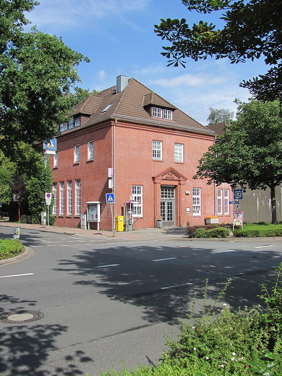 Dach-Fachbetriebe in Großhansdorf: U-Bahnhof