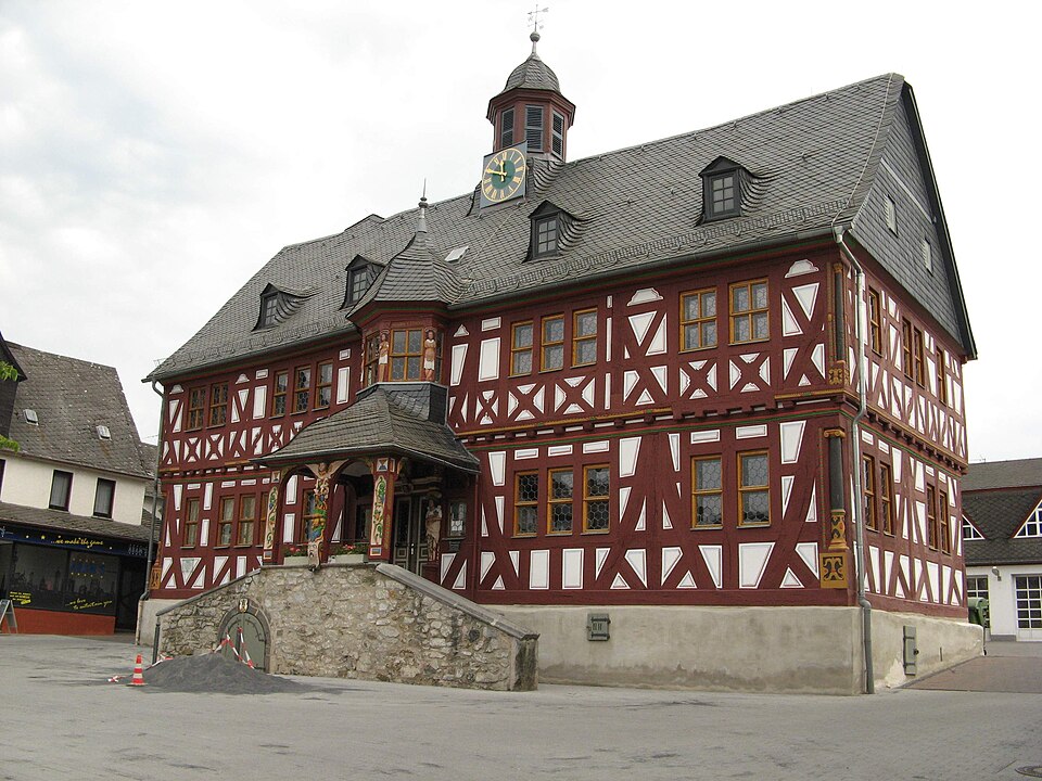 Dach-Fachbetriebe in Hadamar: Rathaus – Foto: Oliver Abels Dach-Fachbetriebe in Hadamar: Rathaus