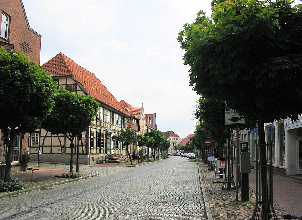 Dach-Fachbetriebe in Hagenow: Lange Straße