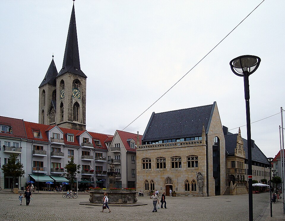 Dach-Fachbetriebe in Halberstadt: Rathaus Roland Martinikirche