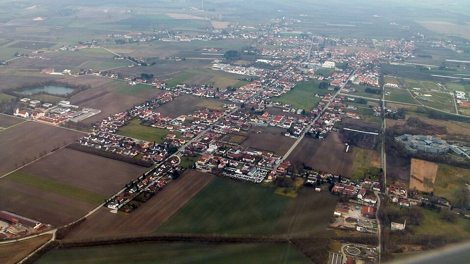 Dach-Fachbetriebe in Hallbergmoos: Stadtansicht – Foto: Dr. Bernd Gross Dach-Fachbetriebe in Hallbergmoos: Stadtansicht