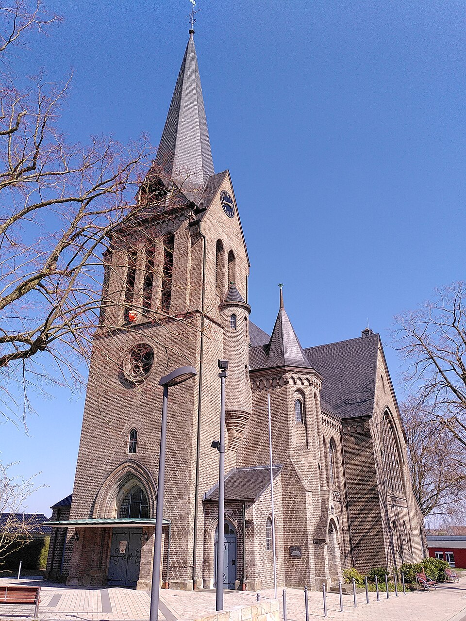 Dach-Fachbetriebe in Hasbergen: Christuskirche