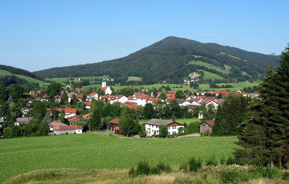 Dach-Fachbetriebe in Hausham: Stadtansicht – Foto: Nuvolari at German Wikipedia Dach-Fachbetriebe in Hausham: Stadtansicht