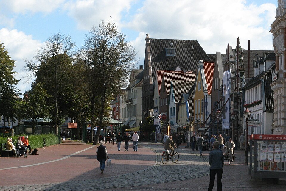 Dach-Fachbetriebe in Heide: Markt – Foto: Dirk Ingo Franke Dach-Fachbetriebe in Heide: Markt