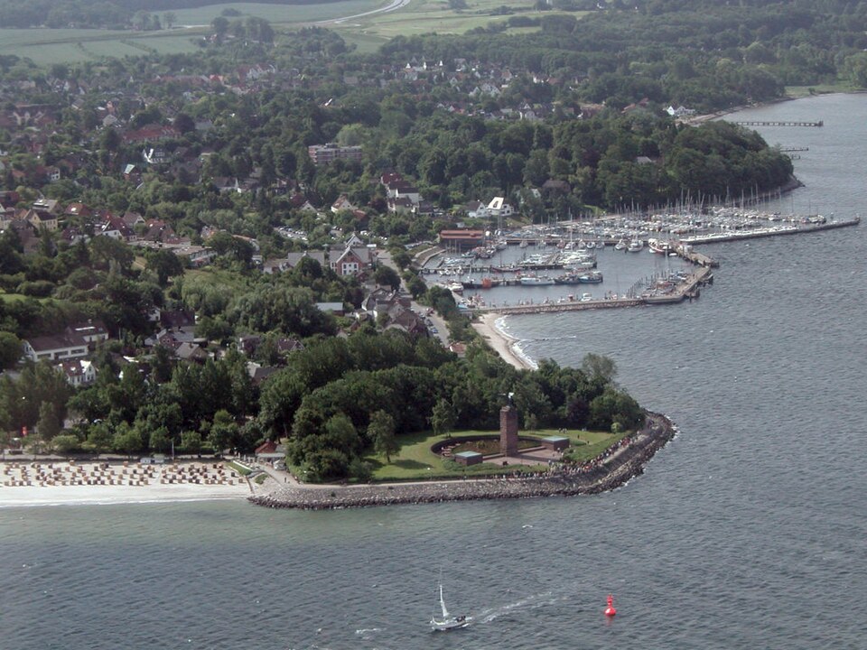 Dach-Fachbetriebe in Heikendorf: Stadtansicht – Foto: Klaas Ole Kürtz Dach-Fachbetriebe in Heikendorf: Stadtansicht