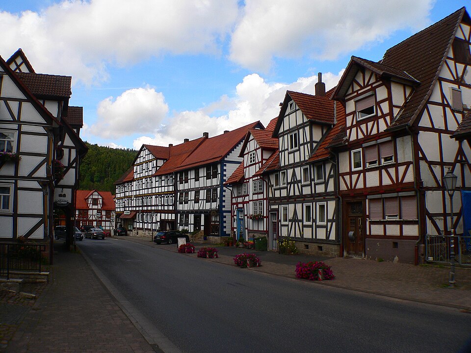 Dach-Fachbetriebe in Helsa: Stadtbild – Foto: Presse03 Dach-Fachbetriebe in Helsa: Stadtbild