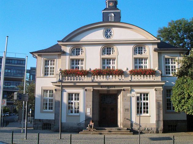 Dach-Fachbetriebe in Hennef (Sieg): Rathaus