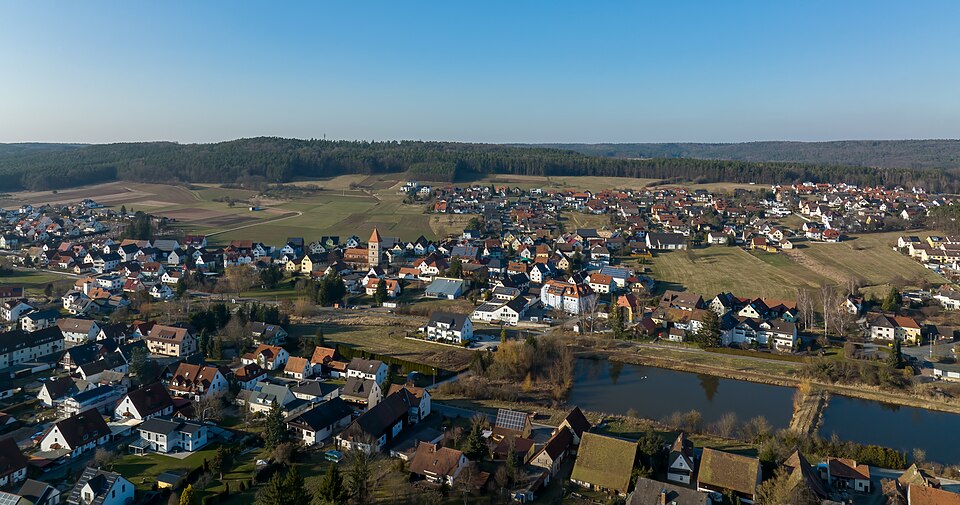 Dach-Fachbetriebe in Heroldsbach: Luftbild – Foto: Ermell Dach-Fachbetriebe in Heroldsbach: Luftbild
