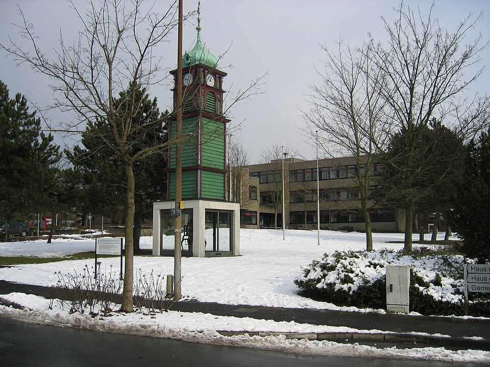 Dach-Fachbetriebe in Hiddenhausen: Hiddenhausener Rathaus