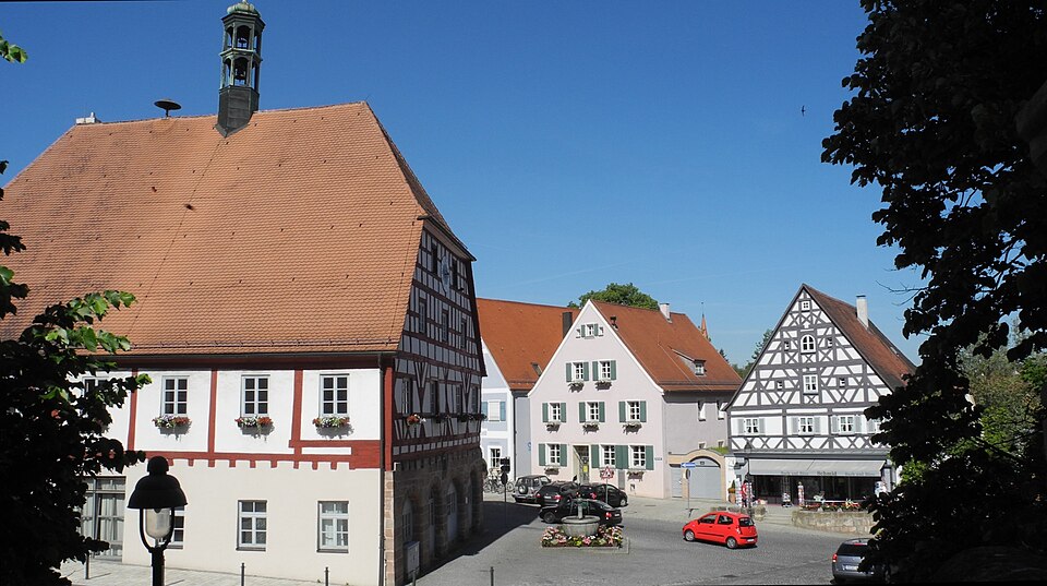 Dach-Fachbetriebe in Hilpoltstein: Rathaus – Foto: Franzfoto Dach-Fachbetriebe in Hilpoltstein: Rathaus