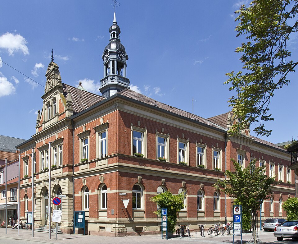 Dach-Fachbetriebe in Hockenheim: Rathaus