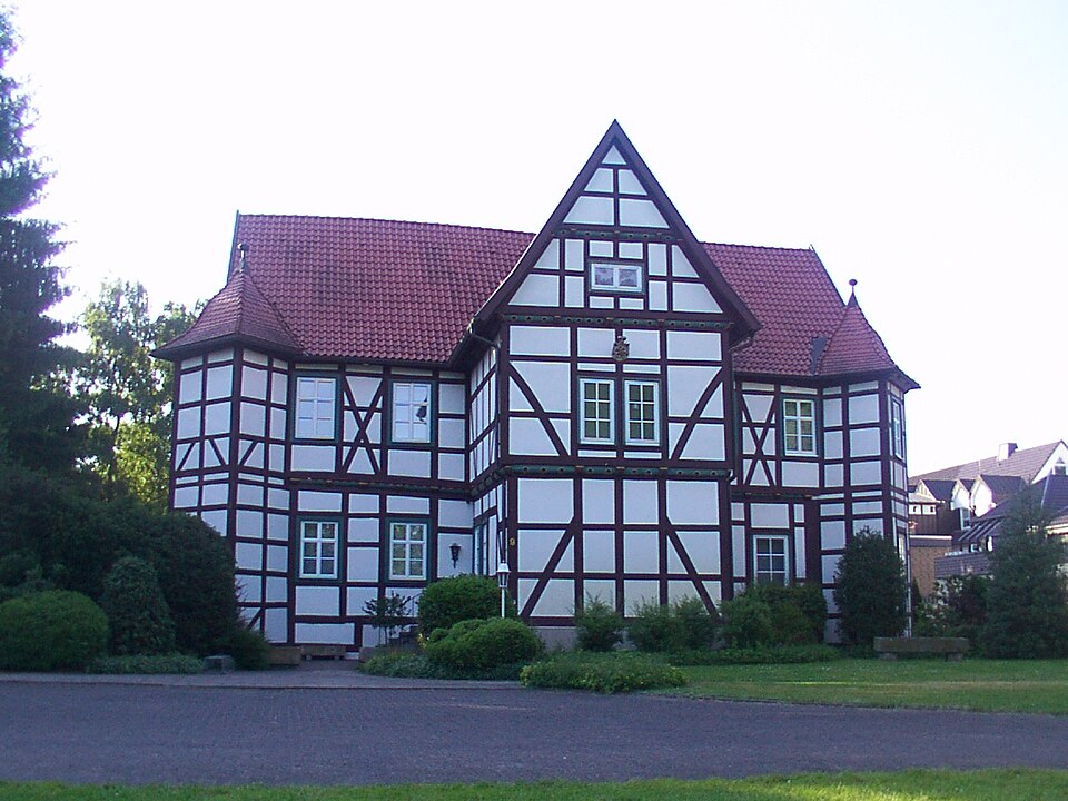 Dach-Fachbetriebe in Hövelhof: Ehem.fuerstb.Jagdschloss – Foto: ludger1961 Dach-Fachbetriebe in Hövelhof: Ehem.fuerstb.Jagdschloss