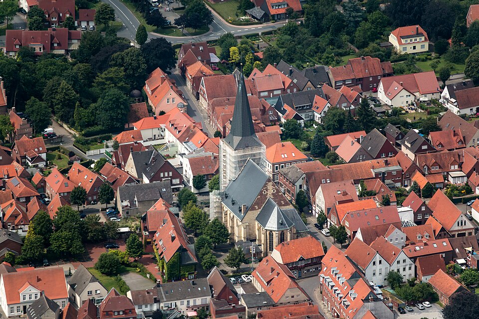 Dach-Fachbetriebe in Horstmar: St.-Gertrud-Kirche – Foto: Dietmar Rabich Dach-Fachbetriebe in Horstmar: St.-Gertrud-Kirche