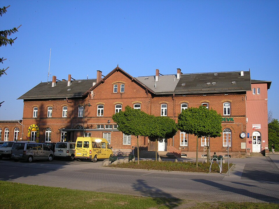Dach-Fachbetriebe in Ilmenau: Bahnhof – Foto: Michael Sander Dach-Fachbetriebe in Ilmenau: Bahnhof