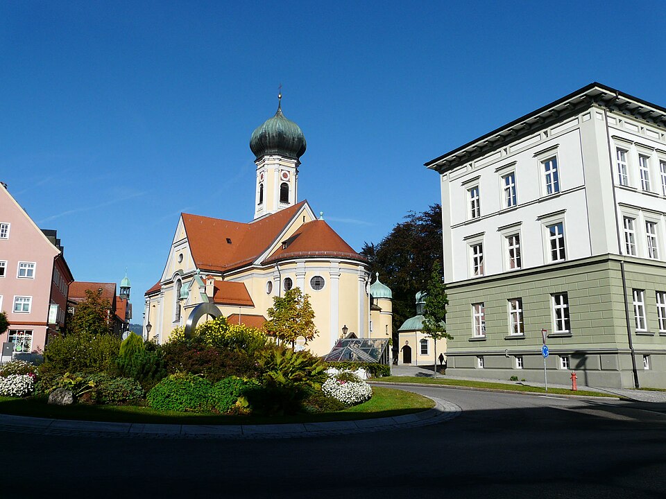 Dach-Fachbetriebe in Immenstadt im Allgäu: Stadtansicht – Foto: Flodur63 Dach-Fachbetriebe in Immenstadt im Allgäu: Stadtansicht