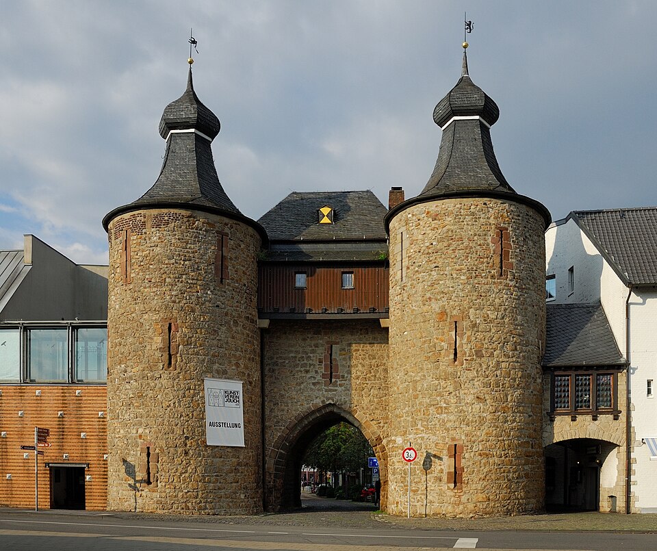 Dach-Fachbetriebe in Jülich: Hexenturm
