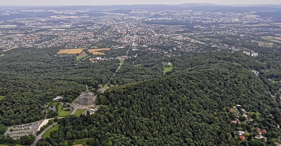 Dach-Fachbetriebe in Kassel: Stadtansicht – Foto: Ra Boe Dach-Fachbetriebe in Kassel: Stadtansicht