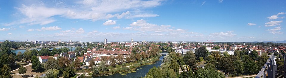Dach-Fachbetriebe in Kehl: Panorama Straßburg Weißtannenturm