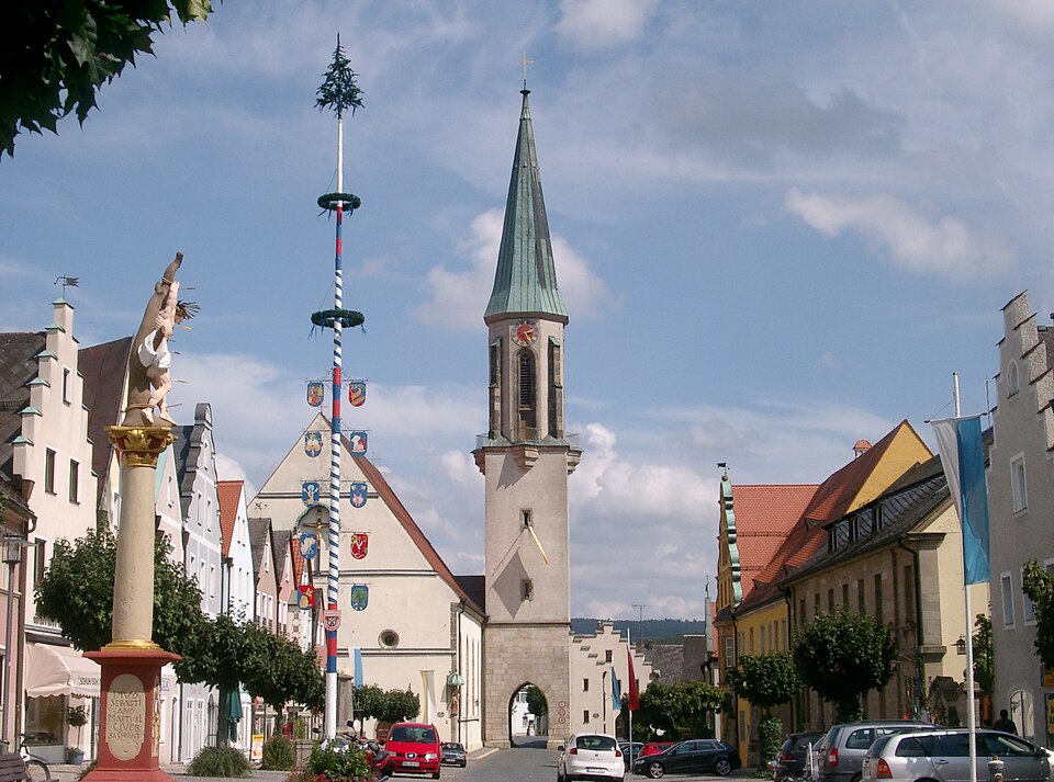 Dach-Fachbetriebe in Kemnath: Stadtplatz – Foto: Kereul Dach-Fachbetriebe in Kemnath: Stadtplatz