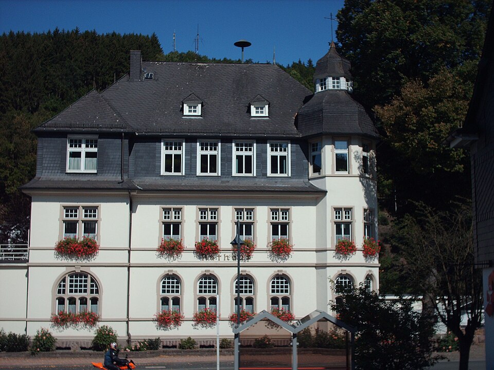 Dach-Fachbetriebe in Kirchhundem: Rathaus