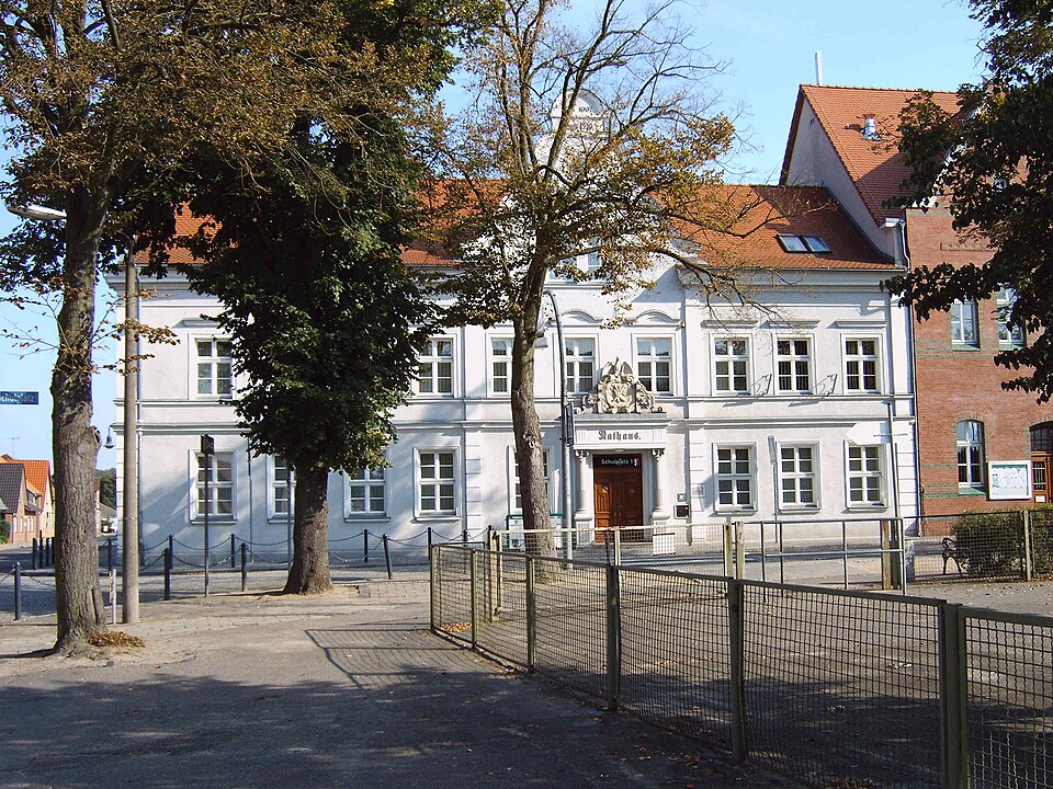 Dach-Fachbetriebe in Klötze: Rathaus – Foto: Olaf Meister Dach-Fachbetriebe in Klötze: Rathaus