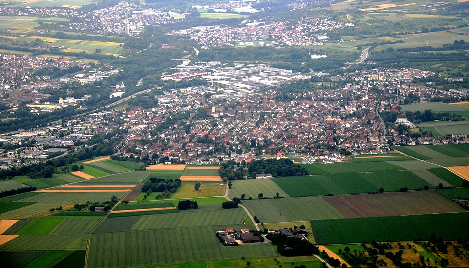 Dach-Fachbetriebe in Köngen: Luftbild