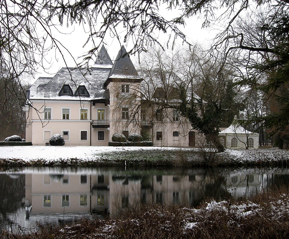 Dach-Fachbetriebe in Kolbermoor: Schloss – Foto: Rufus46 Dach-Fachbetriebe in Kolbermoor: Schloss