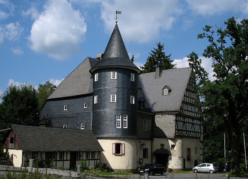 Dach-Fachbetriebe in Kreuztal: Schloss