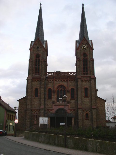 Dach-Fachbetriebe in Kriftel: Stadtansicht – Foto: Kiker99 Dach-Fachbetriebe in Kriftel: Stadtansicht