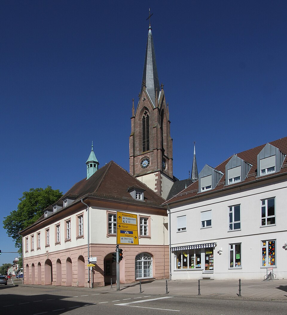 Dach-Fachbetriebe in Kuppenheim: St Rathaus-gje – Foto: Gerd Eichmann Dach-Fachbetriebe in Kuppenheim: St Rathaus-gje