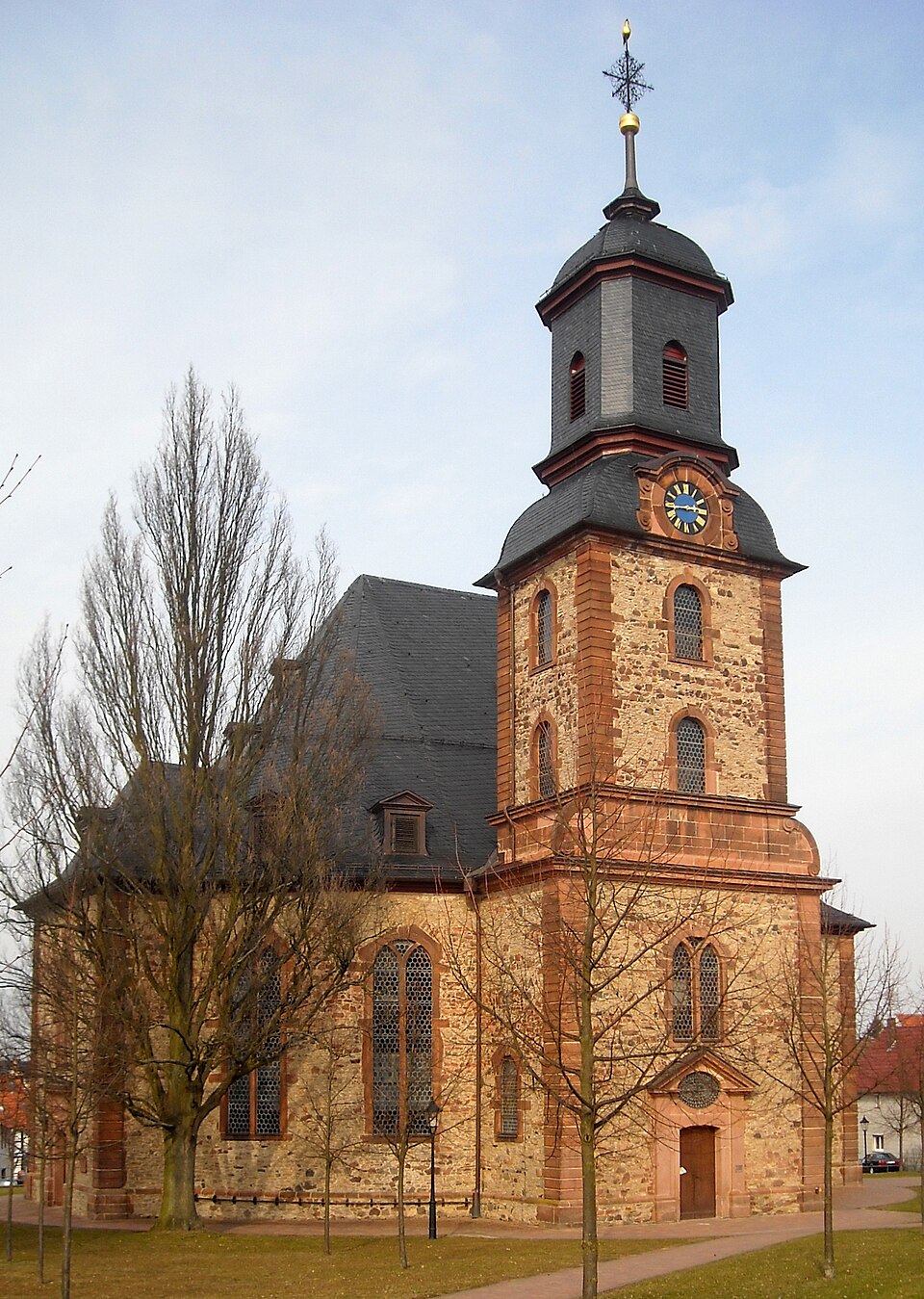 Dach-Fachbetriebe in Langenselbold: Evangelische Kirche – Foto: Rudolf Stricker Dach-Fachbetriebe in Langenselbold: Evangelische Kirche