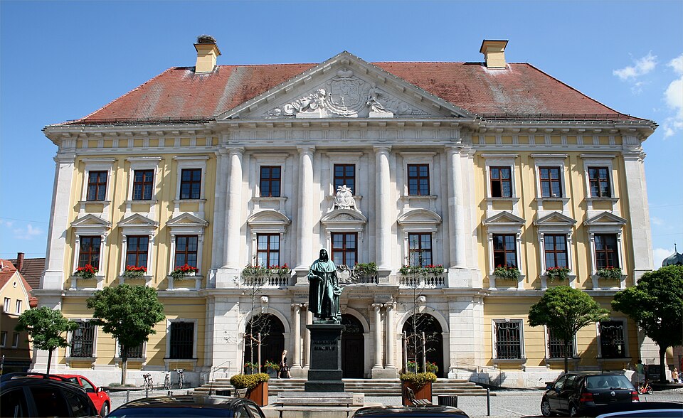 Dach-Fachbetriebe in Lauingen: Rathaus – Foto: Dr. Eugen Lehle Dach-Fachbetriebe in Lauingen: Rathaus