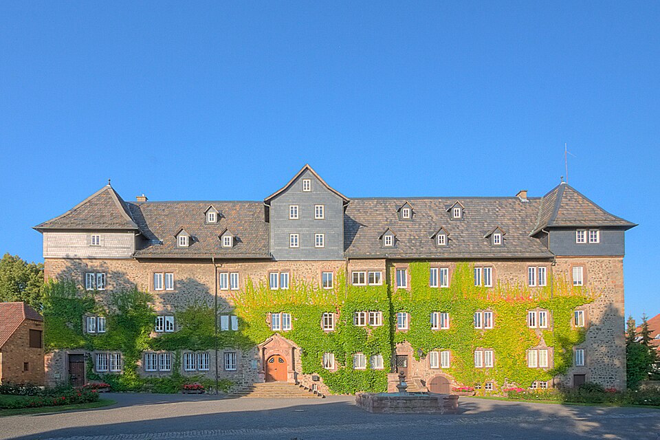 Dach-Fachbetriebe in Lauterbach: Schloss – Foto: Sven Teschke Dach-Fachbetriebe in Lauterbach: Schloss
