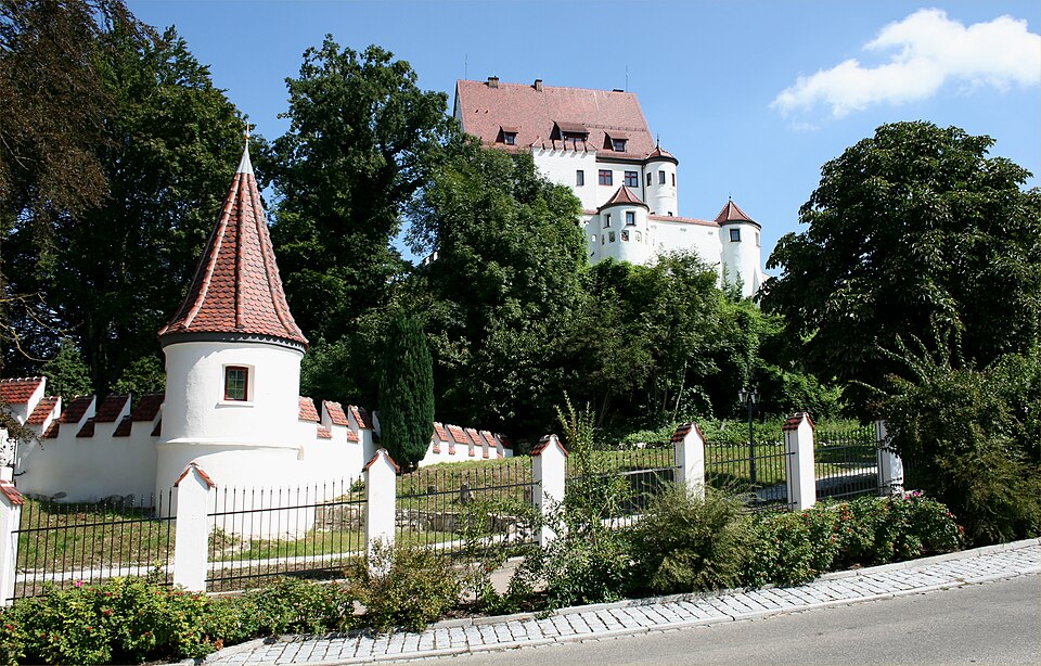 Dach-Fachbetriebe in Leipheim: Schloss – Foto: Dr. Eugen Lehle Dach-Fachbetriebe in Leipheim: Schloss