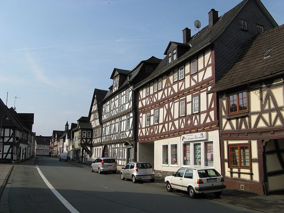 Dach-Fachbetriebe in Leun: Stadtansicht – Foto: Leparisien Dach-Fachbetriebe in Leun: Stadtansicht
