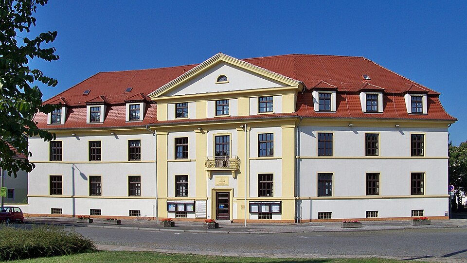 Dach-Fachbetriebe in Leuna: Rathaus