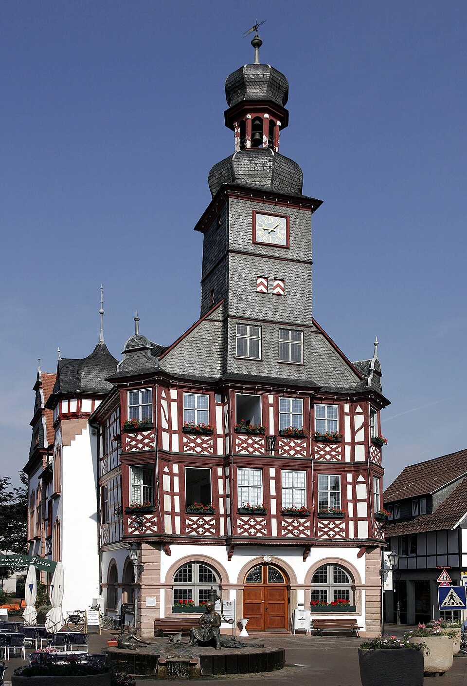 Dach-Fachbetriebe in Lorsch: Rathaus – Foto: Kuebi Dach-Fachbetriebe in Lorsch: Rathaus