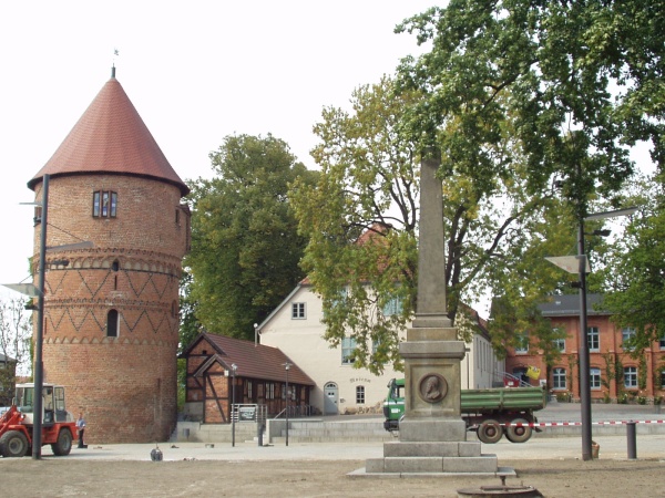 Dach-Fachbetriebe in Lübz: Amtsturm