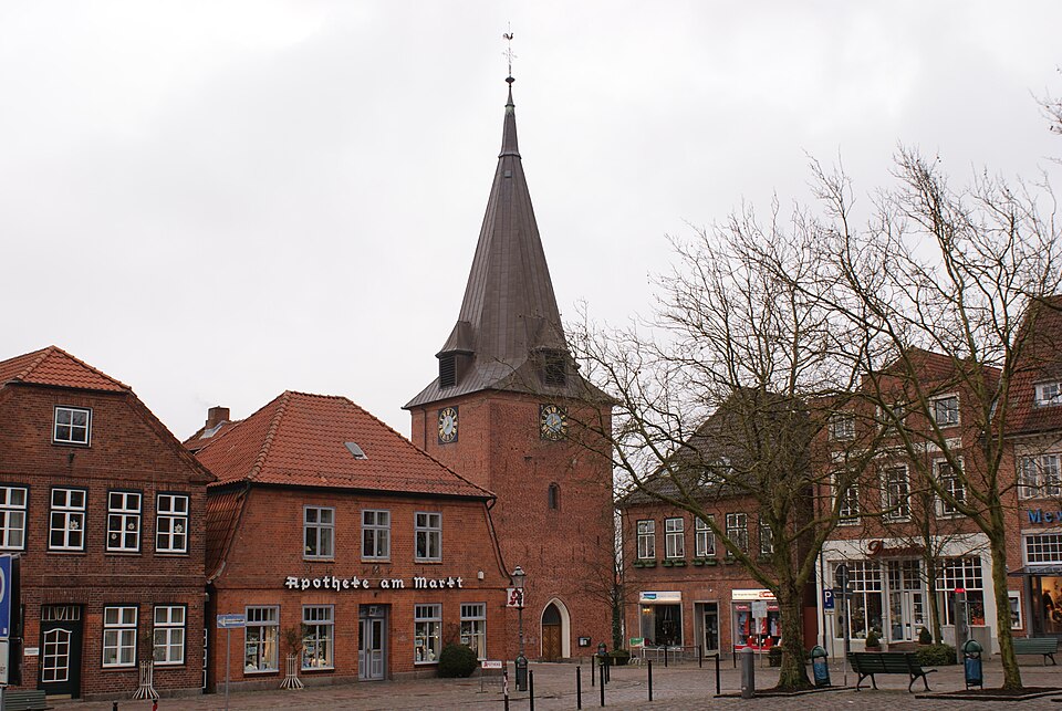 Dach-Fachbetriebe in Lütjenburg: Markt – Foto: PodracerHH Dach-Fachbetriebe in Lütjenburg: Markt