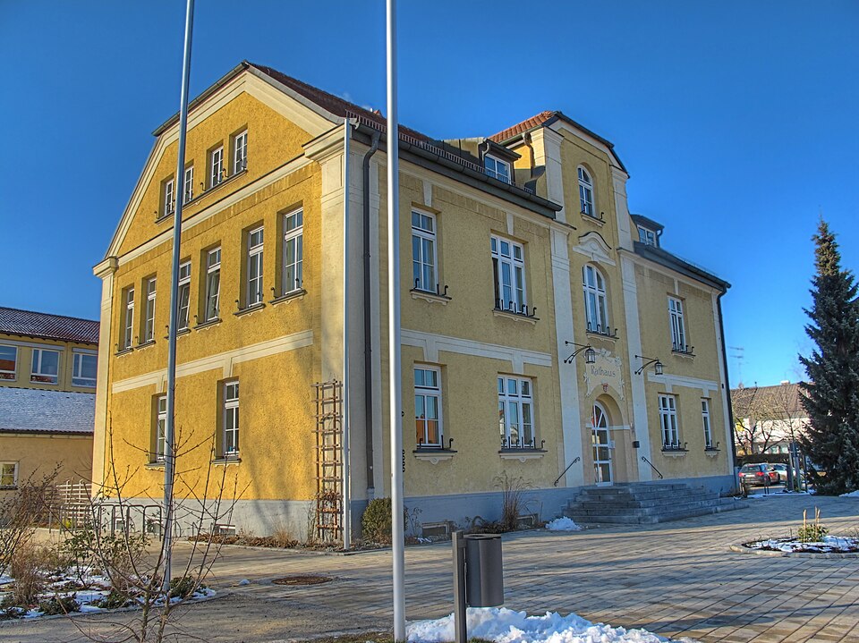 Dach-Fachbetriebe in Maisach: Rathaus – Foto: Richard Huber Dach-Fachbetriebe in Maisach: Rathaus