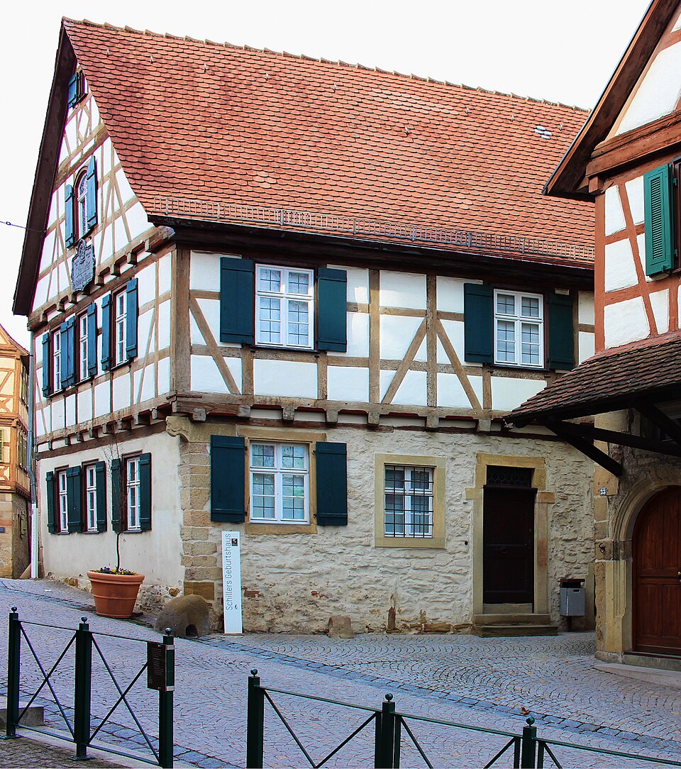 Dach-Fachbetriebe in Marbach am Neckar: Geburtshaus – Foto: Usien Dach-Fachbetriebe in Marbach am Neckar: Geburtshaus