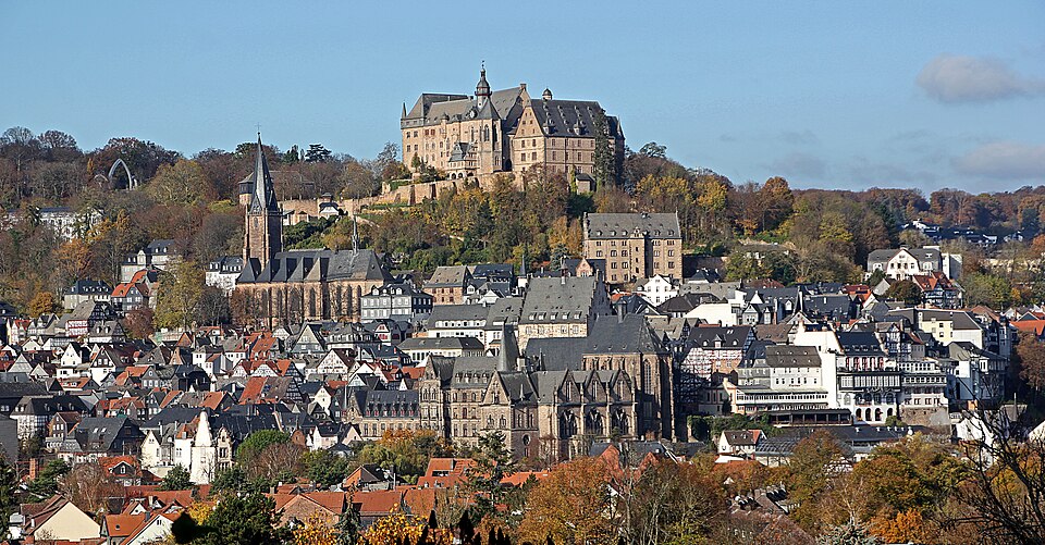 Dach-Fachbetriebe in Marburg: Stadtansicht – Foto: Heinrich Stürzl Dach-Fachbetriebe in Marburg: Stadtansicht