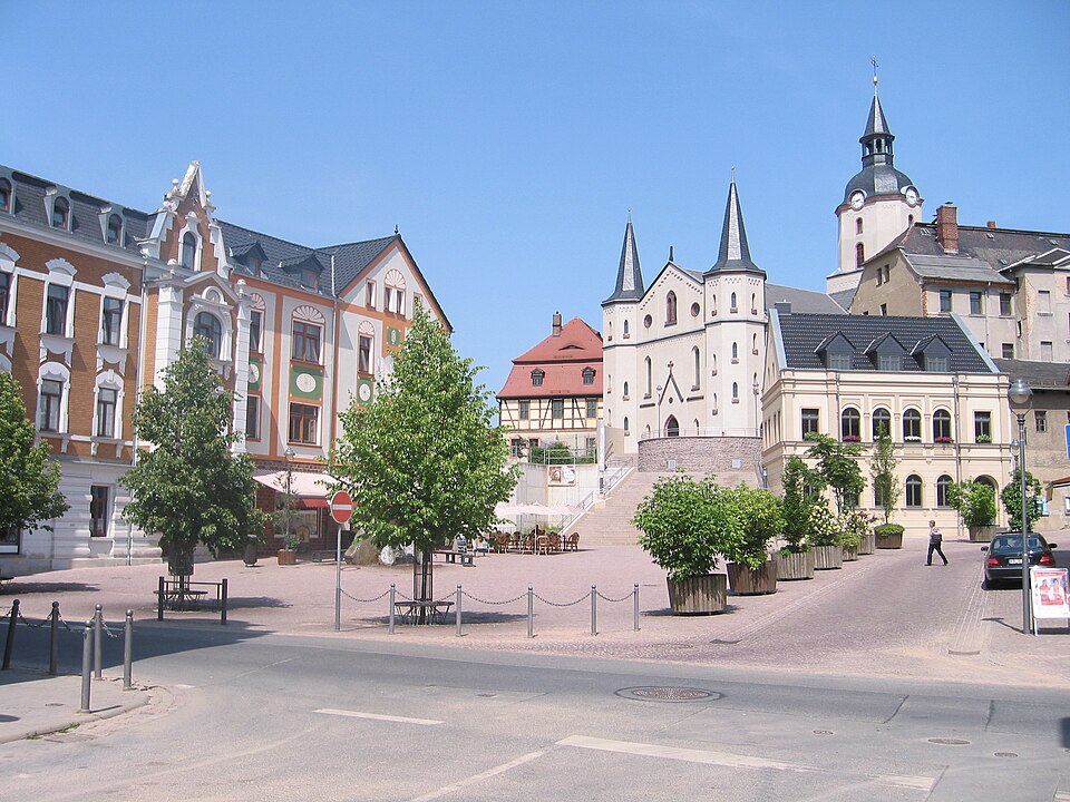 Dach-Fachbetriebe in Meerane: Teichplatz – Foto: Hodilo Dach-Fachbetriebe in Meerane: Teichplatz