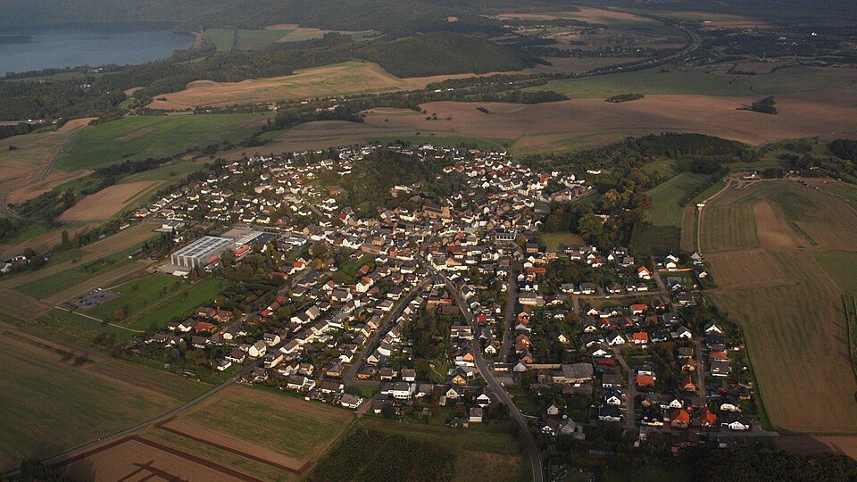 Dach-Fachbetriebe in Mendig: Stadtansicht – Foto: Wolkenkratzer Dach-Fachbetriebe in Mendig: Stadtansicht