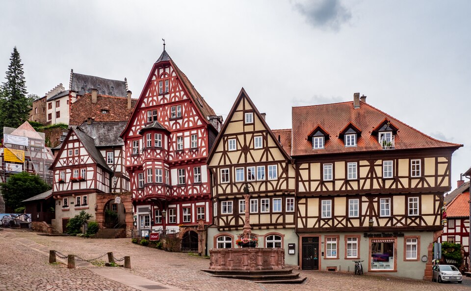 Dach-Fachbetriebe in Miltenberg: Marktplatz – Foto: chrisaliv Dach-Fachbetriebe in Miltenberg: Marktplatz
