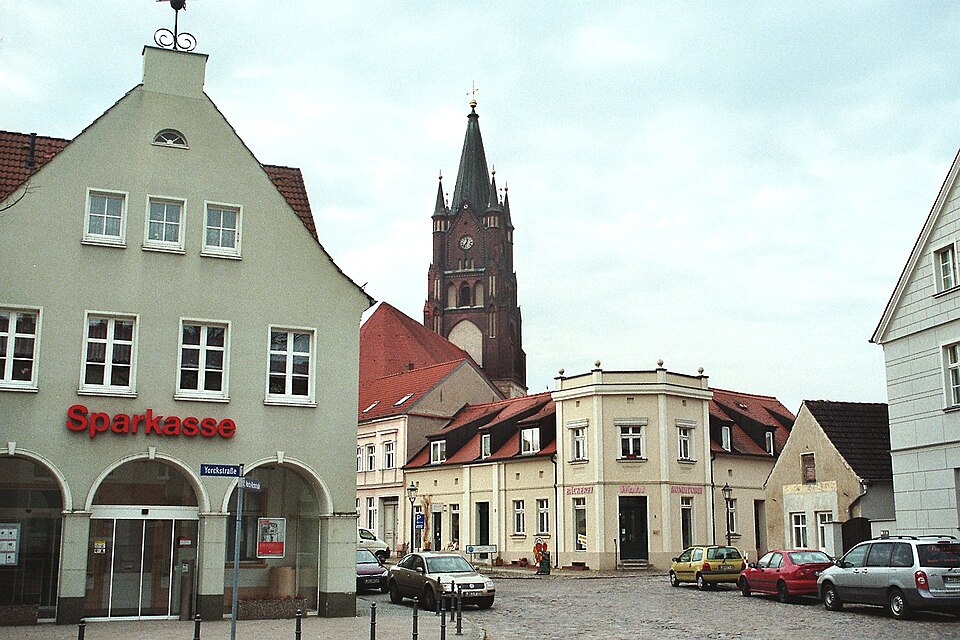 Dach-Fachbetriebe in Mittenwalde: Stadthausplatz – Foto: Dguendel Dach-Fachbetriebe in Mittenwalde: Stadthausplatz