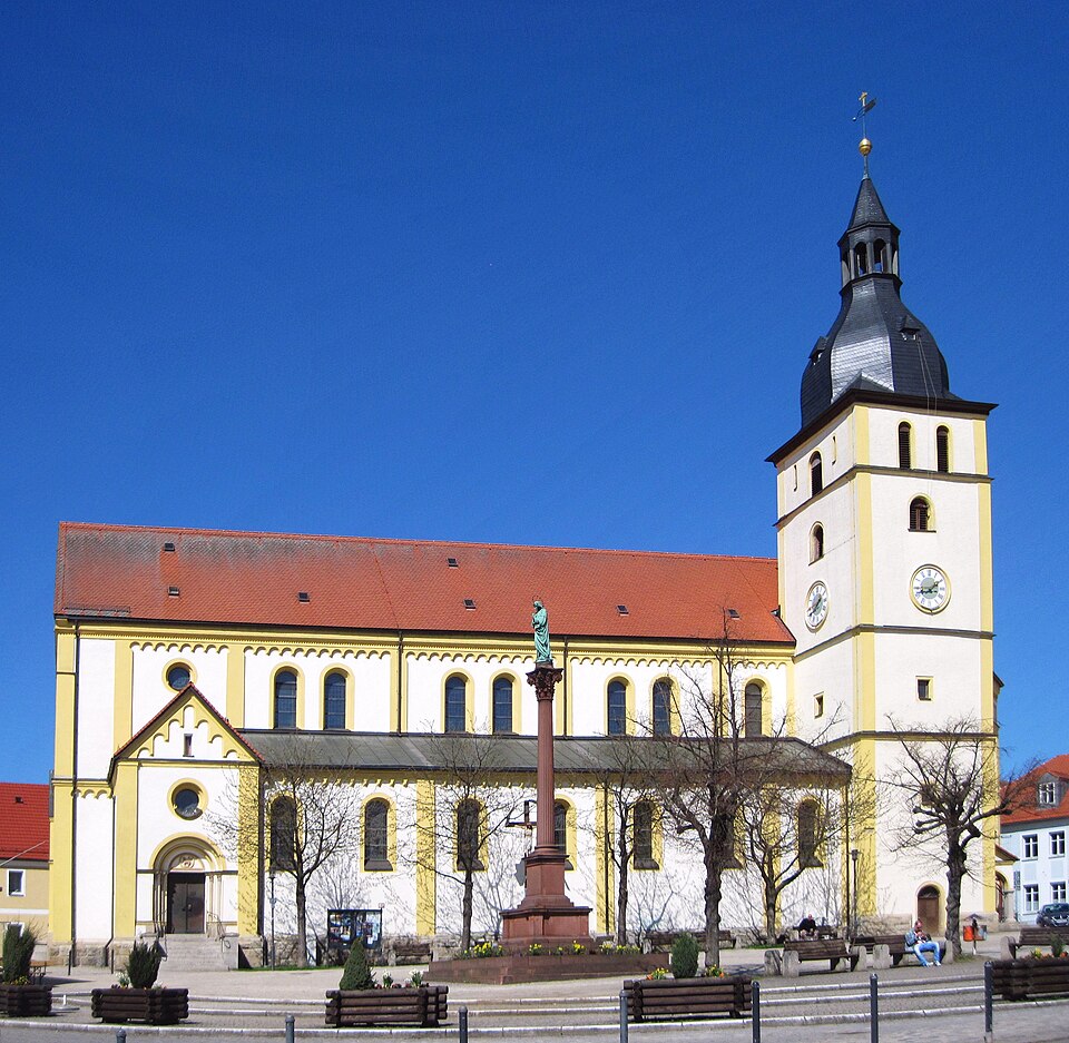 Dach-Fachbetriebe in Mitterteich: Röm-kath Pfarrkirche St. Jakob von Turm – Foto: Wolfgang Pehlemann Dach-Fachbetriebe in Mitterteich: Röm-kath Pfarrkirche St. Jakob von Turm